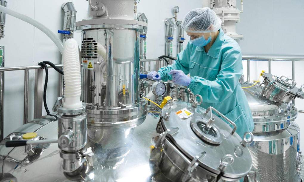 The Advantages of Using Commercial Lyophilizers for Pharmaceutical Manufacturing